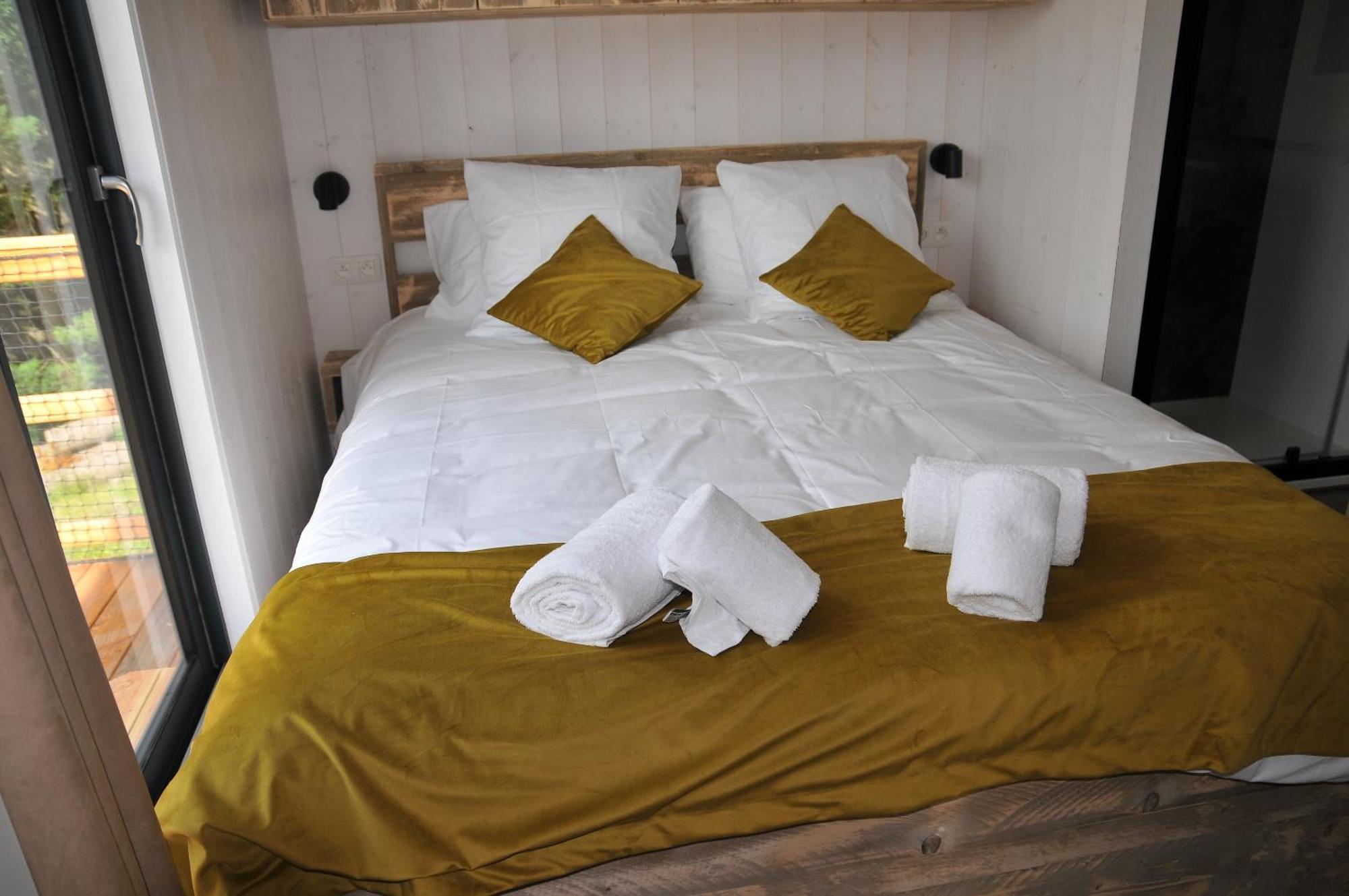 Lodges Arverne Vic-le-Comte Eksteriør bilde